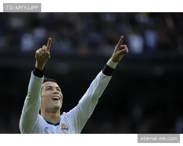 C罗再创历史荣膺世界足球先生,状态回暖开启传奇新篇章 C罗再创历史荣膺世界足球先生,状态回暖开启传奇新篇章