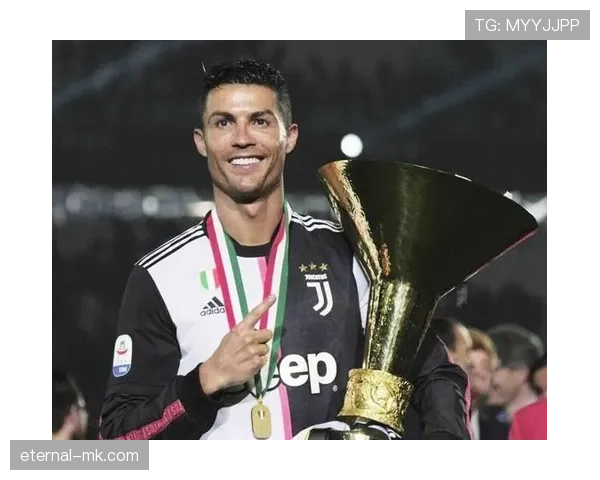 C罗家冰箱里塞满蛋白粉，连矿泉水都按毫升算着喝