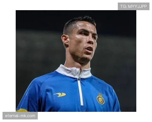 C罗家冰箱里塞满蛋白粉，连矿泉水都要冰到12度