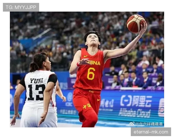 杨舒予家的冰箱里塞满蛋白粉，连饮料都是无糖的